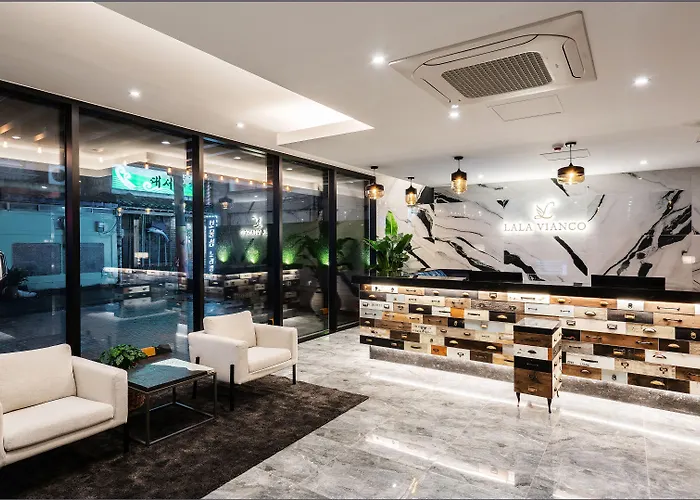 酒店 Lala Vianco Business 3*